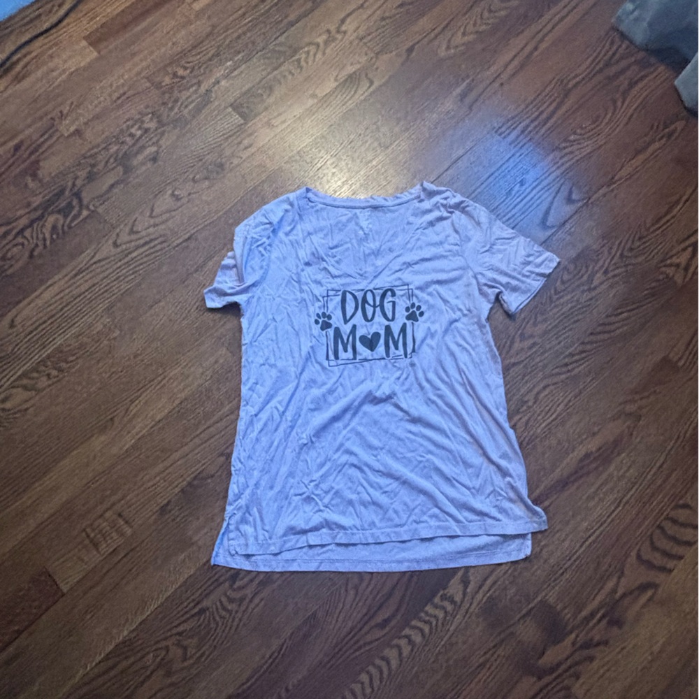 Dog Mom Graphic T-Shirt